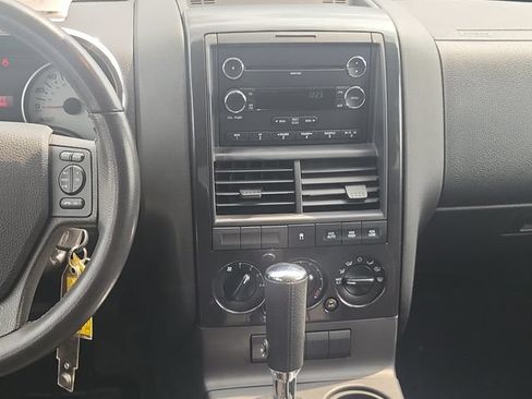 Used 2010 Ford Explorer Sport Trac XLT AWD/4WD image 28