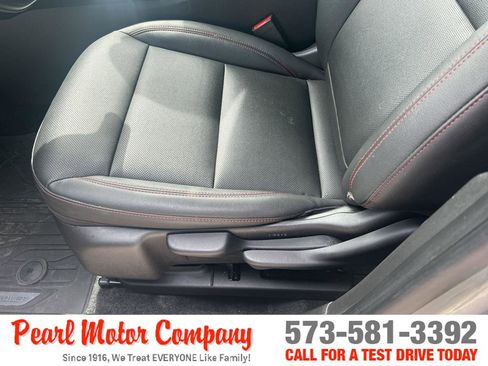 Used 2024 Chevrolet Trax RS w/ Sunroof Package FWD image 10