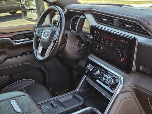 Used 2024 GMC Sierra 3500 Denali w/ Denali Reserve Package image 42