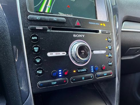 Used 2018 Ford Explorer Sport w/ Equipment Group 401A AWD/4WD image 36