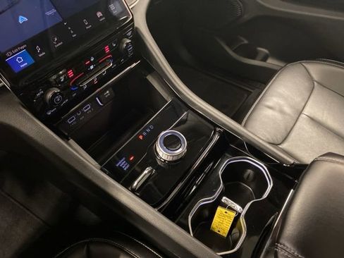 Used 2023 Jeep Grand Cherokee Limited w/ Black Appearance Package image 16