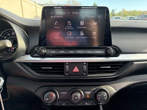 Used 2024 Kia Forte LXS FWD image 5