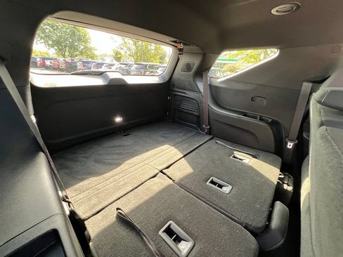 Used 2024 Chevrolet Traverse LS AWD/4WD image 27