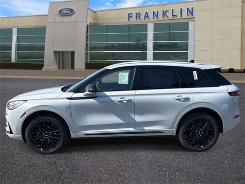 New 2025 Lincoln Corsair Reserve w/ Jet Appearance Package image 4