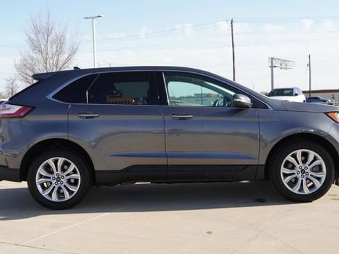 Used 2024 Ford Edge Titanium image 10