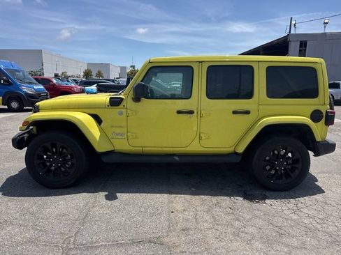 Used 2023 Jeep Wrangler Unlimited Sahara w/ Cold Weather Group AWD/4WD image 8