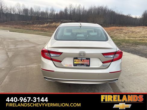 Used 2018 Honda Accord Touring image 8