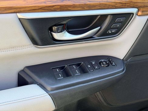 Used 2019 Honda CR-V Touring image 15