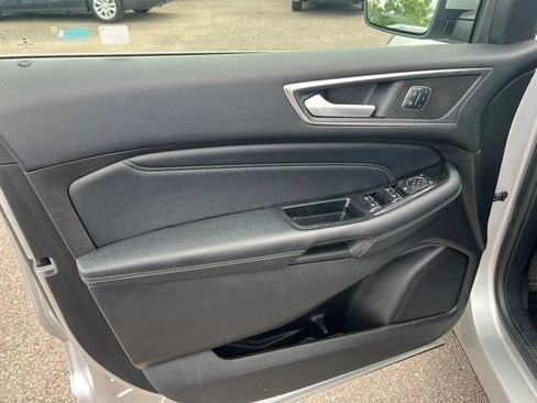 Used 2017 Ford Edge Titanium FWD image 5