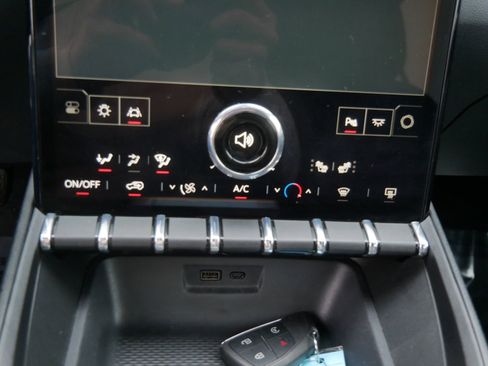 Used 2025 GMC Terrain Elevation image 19