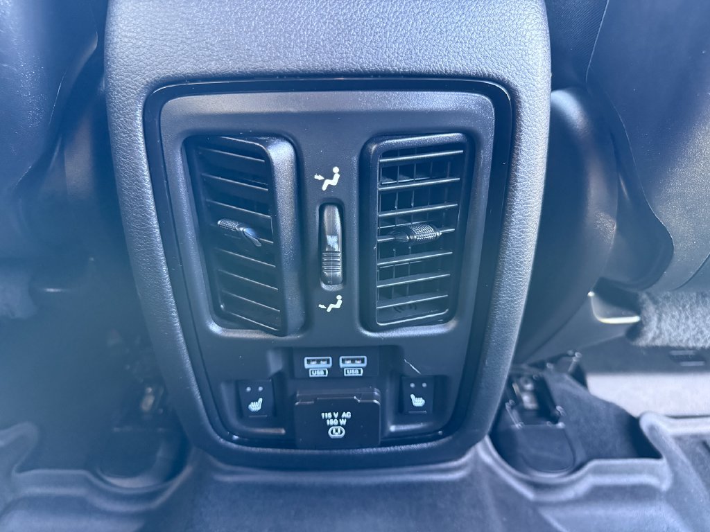 Used 2023 Dodge Durango R/T w/ Tow 'N Go Package AWD/4WD image 24