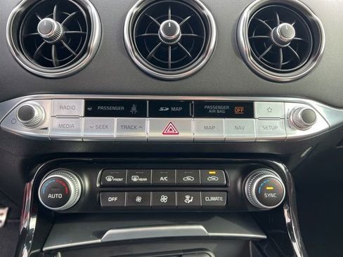 Used 2018 Kia Stinger GT2 image 20