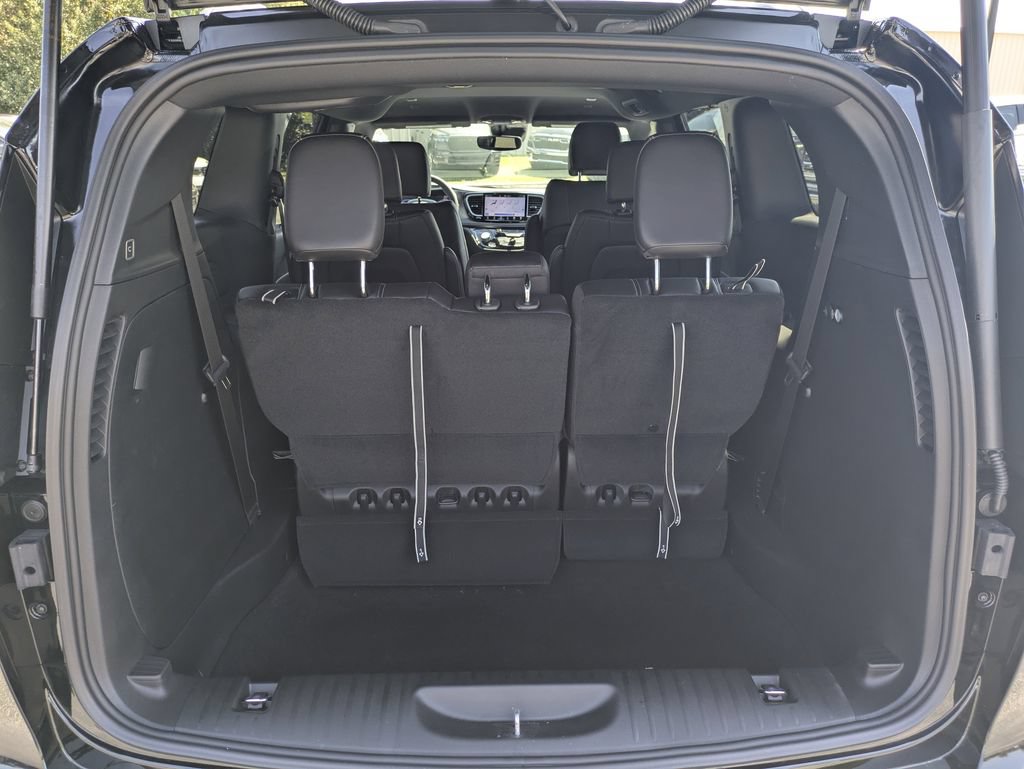 New 2026 Chrysler Pacifica Select w/ S Appearance Package FWD image 13