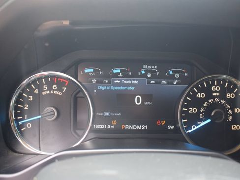 Used 2015 Ford F150 Lariat w/ Equipment Group 502A Luxury AWD/4WD image 19