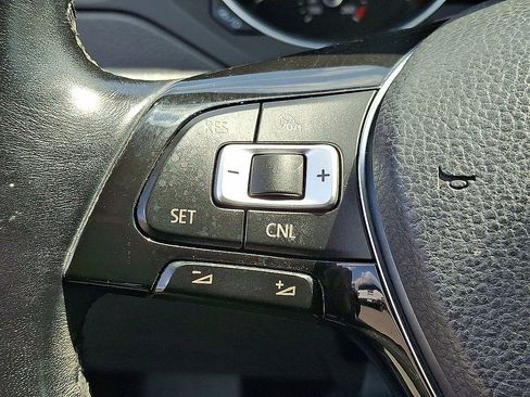 Used 2017 Volkswagen Jetta SE FWD image 23