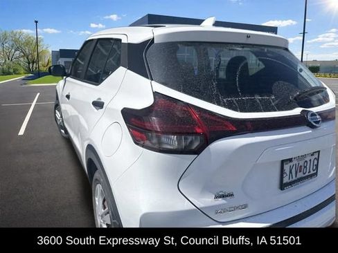 Used 2021 Nissan Kicks S FWD image 12