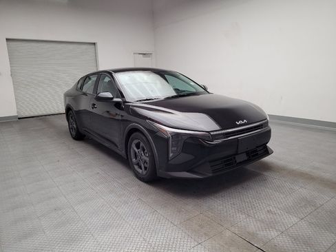 Used 2025 Kia K4 LXS image 13