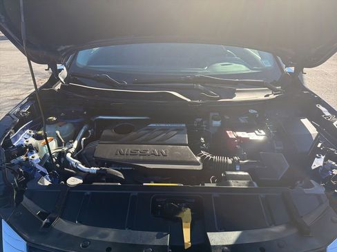Used 2023 Nissan Rogue SV image 25