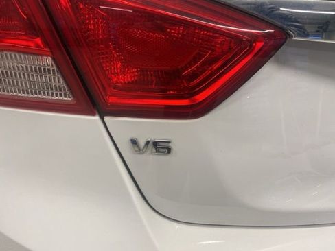 Used 2020 Chevrolet Impala LT w/ LT Convenience Package image 8