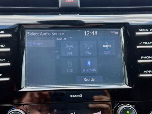 Used 2020 Toyota Camry SE w/ Convenience Package FWD image 28