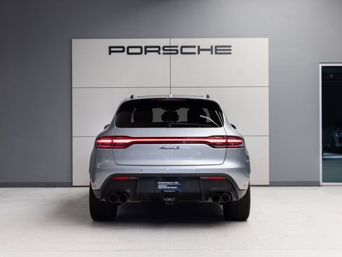 Certified 2024 Porsche Macan S AWD/4WD image 6