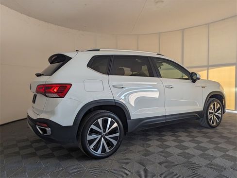 Used 2022 Volkswagen Taos SE image 14