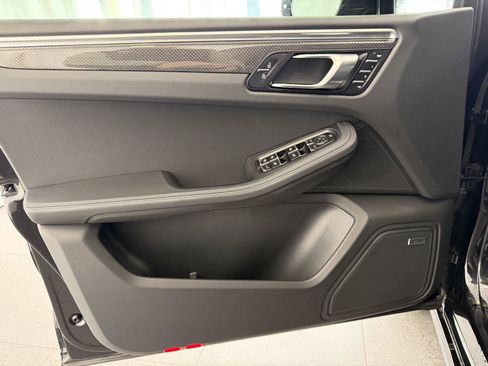 Certified 2022 Porsche Macan GTS image 15