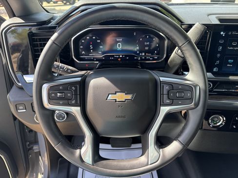 Used 2024 Chevrolet Silverado 1500 LT AWD/4WD image 17