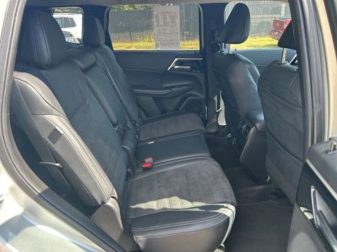 Used 2024 Mitsubishi Outlander SE image 27