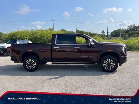 Used 2024 GMC Sierra 2500 Denali Ultimate w/ Max Trailering Package AWD/4WD image 4