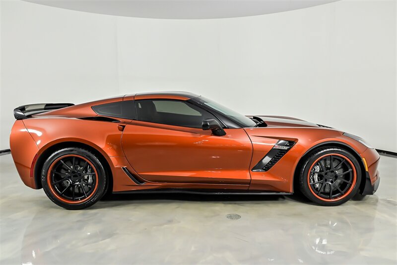 Used 2015 Chevrolet Corvette Z06 w/ 3LZ Preferred Equipment Group RWD image 10