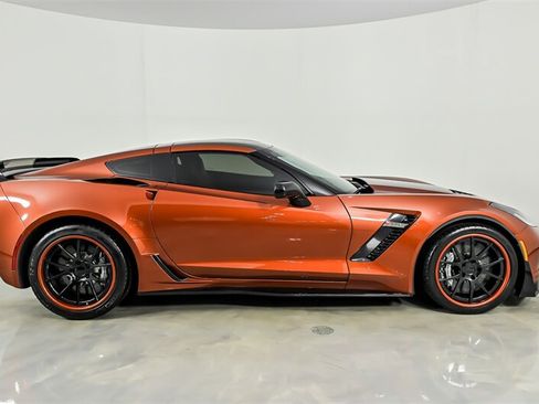Used 2015 Chevrolet Corvette Z06 w/ 3LZ Preferred Equipment Group RWD image 10