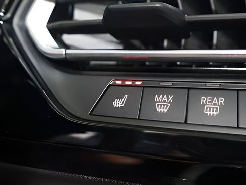 Used 2021 BMW Z4 M40i w/ Executive Package image 19