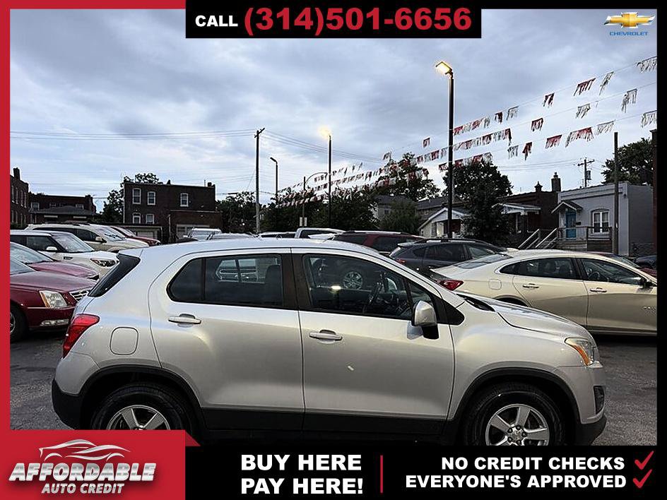 Used 2016 Chevrolet Trax LS AWD/4WD image 6