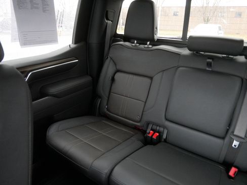 Certified 2025 Chevrolet Silverado 1500 High Country w/ Technology Package image 12