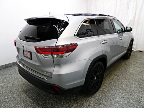 Used 2019 Toyota Highlander SE AWD/4WD image 6