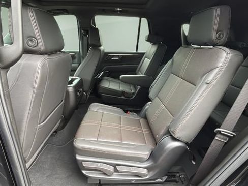 Used 2025 Chevrolet Tahoe High Country AWD/4WD image 20
