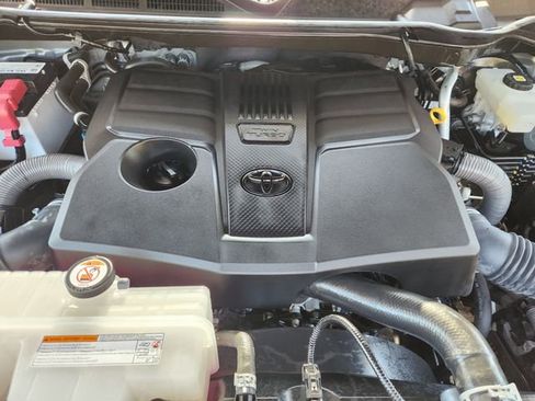 Used 2022 Toyota Tundra SR5 w/ Convenience Package image 26