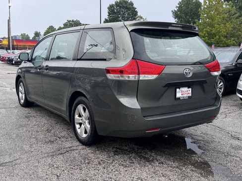 Used 2011 Toyota Sienna w/ Towing Pkg FWD image 7