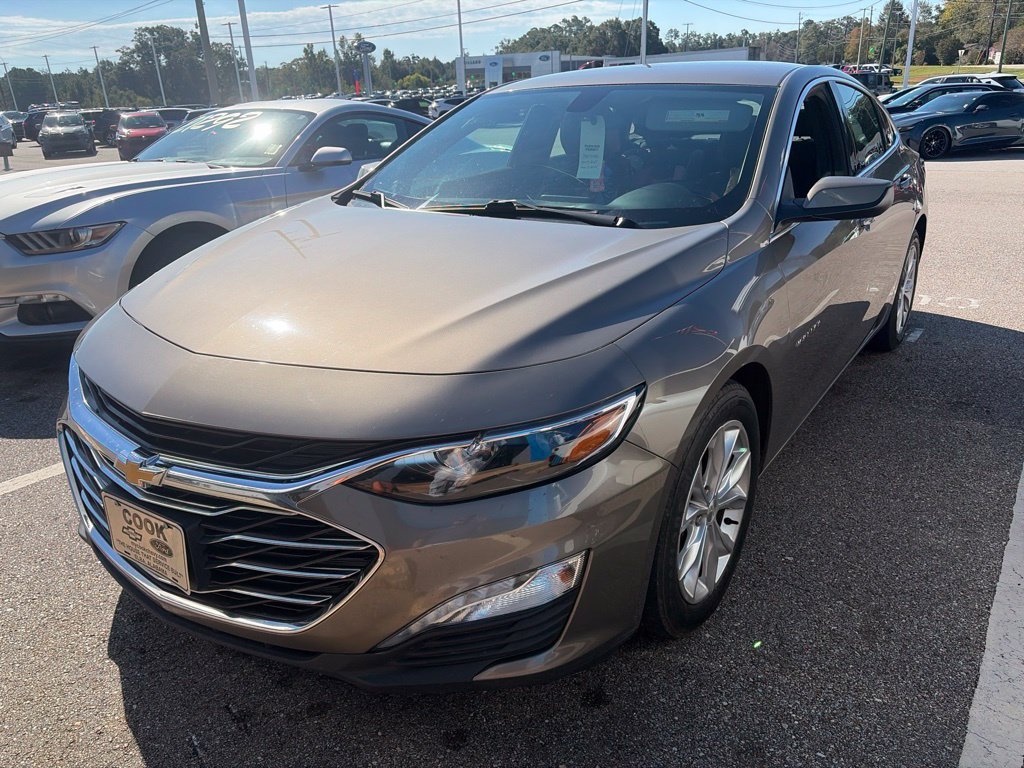 Used 2020 Chevrolet Malibu LT FWD image 2