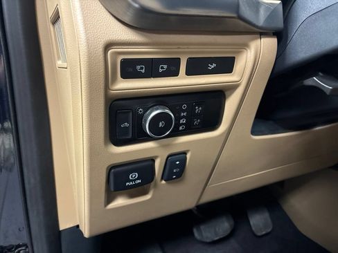 Used 2023 Ford F150 Lariat w/ Trailer Tow Package AWD/4WD image 19