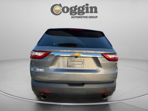 Used 2020 Chevrolet Traverse LS image 3
