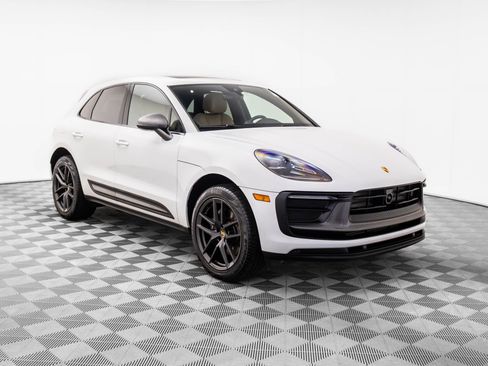 Certified 2023 Porsche Macan Turbo image 6
