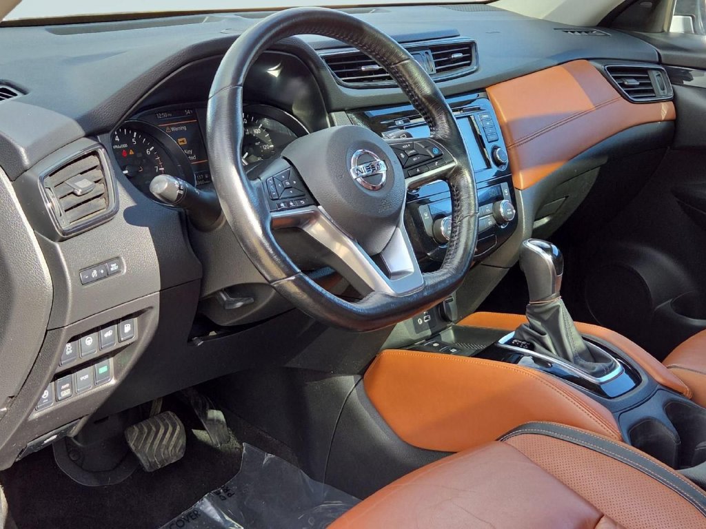 Used 2018 Nissan Rogue SL w/ Premium Package AWD/4WD image 14