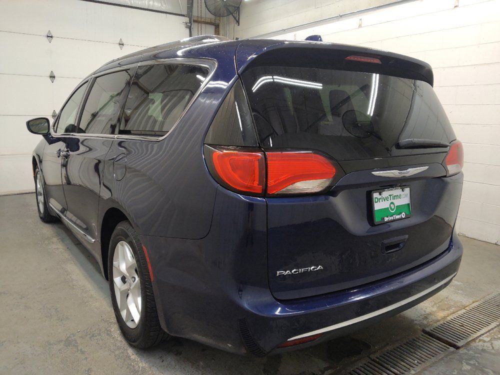 Used 2018 Chrysler Pacifica Touring-L w/ Tire & Wheel Group FWD image 5