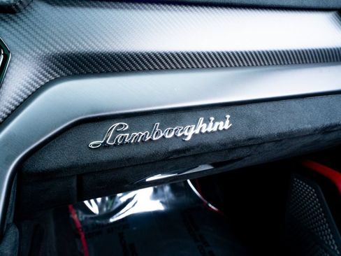 Used 2024 Lamborghini Urus Performante AWD/4WD image 55