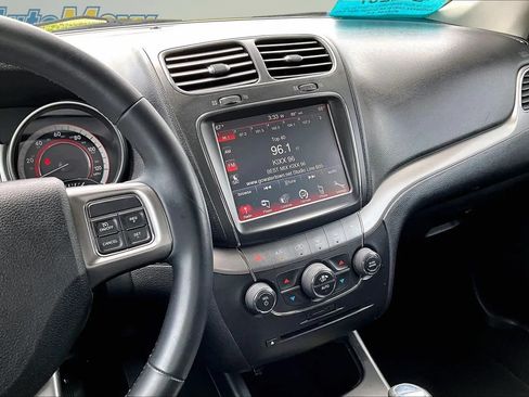 Used 2018 Dodge Journey Crossroad AWD/4WD image 9