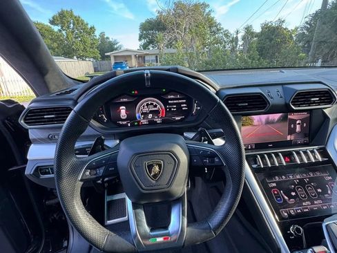 Used 2019 Lamborghini Urus AWD/4WD image 10