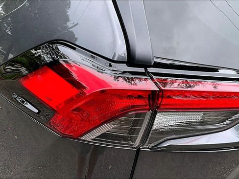 Used 2025 Toyota RAV4 XLE w/ Convenience Package FWD image 20