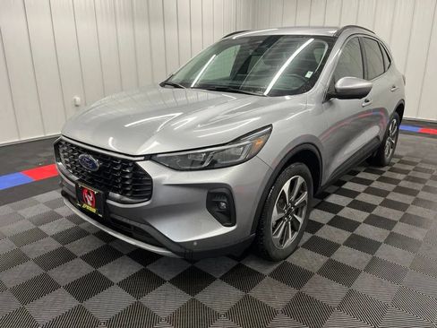 Used 2024 Ford Escape Platinum AWD/4WD image 7